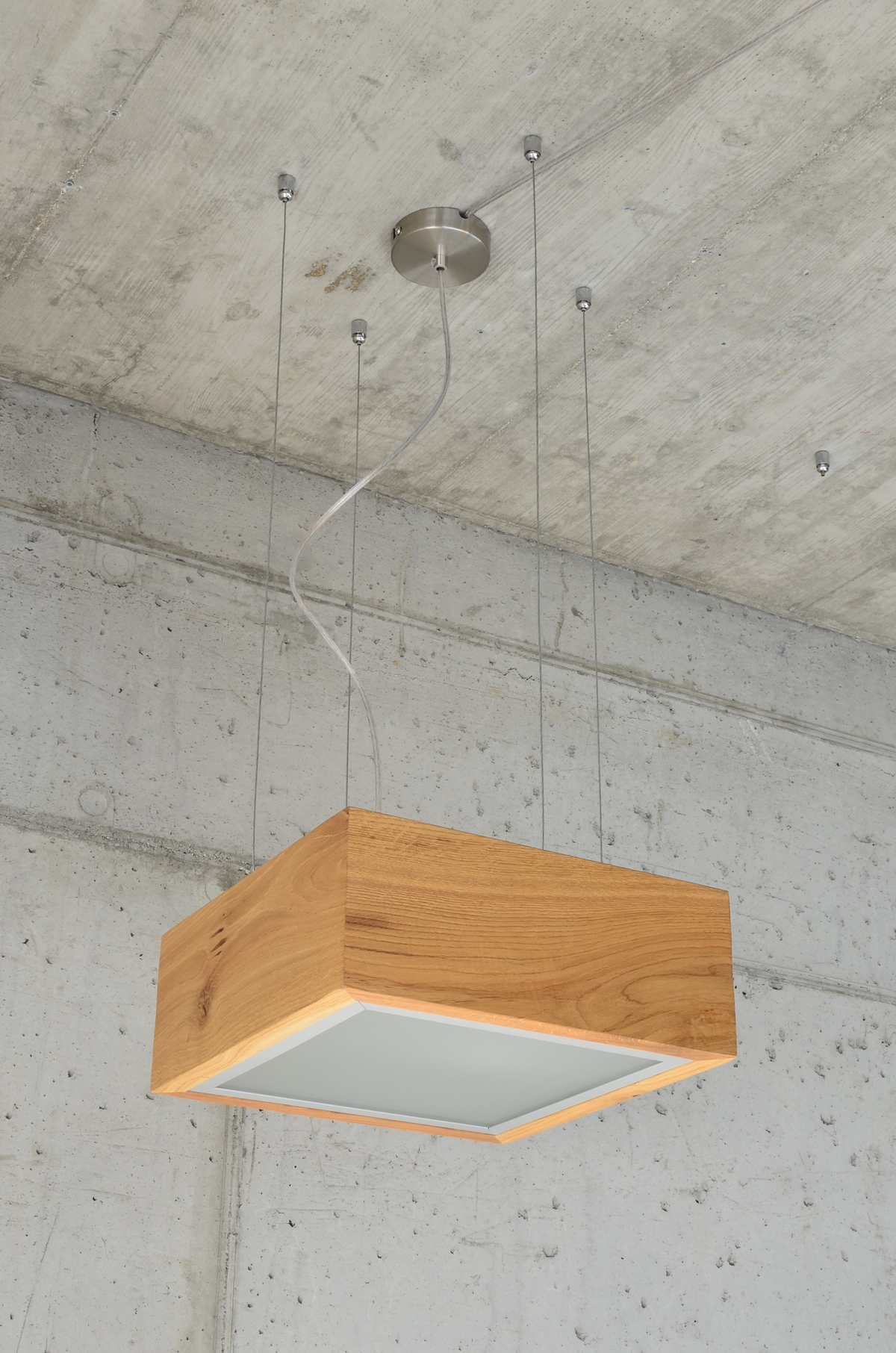 GMO Design Lampa wisząca z drewna na linkach | na wymiar - zdjęcie 5